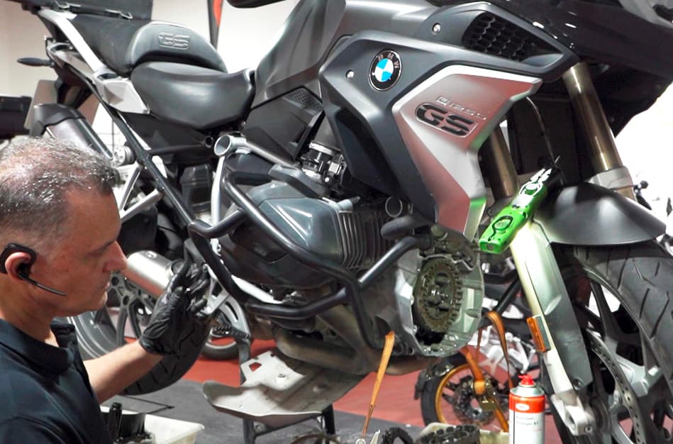 Taller DEMOTO - Especialistas en BMW y mantenimiento de motocicletas